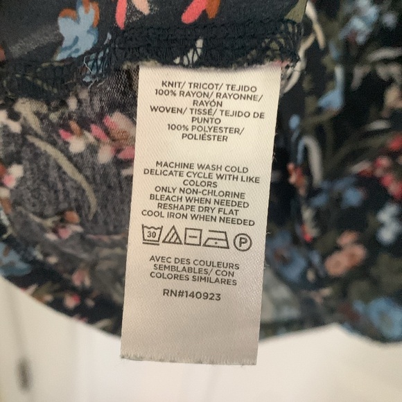 Loft Floral Shell - Picture 6 of 6